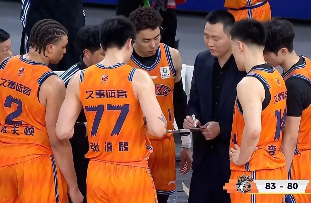 开云体育app下载-CBA八进四：上海横扫山东晋级，广东3分险胜北京将大比分追成1-1